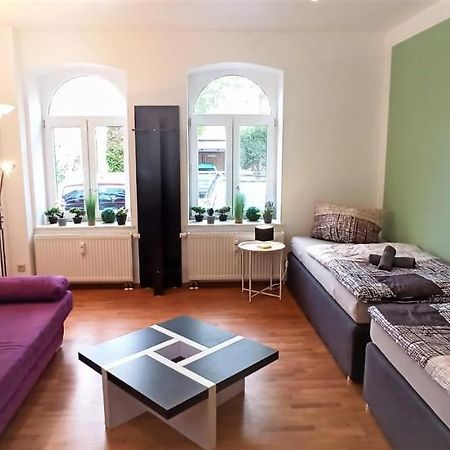 Apartment Fuer Bis Zu 7 Personen Mit Balkon Halberstadt Exteriör bild