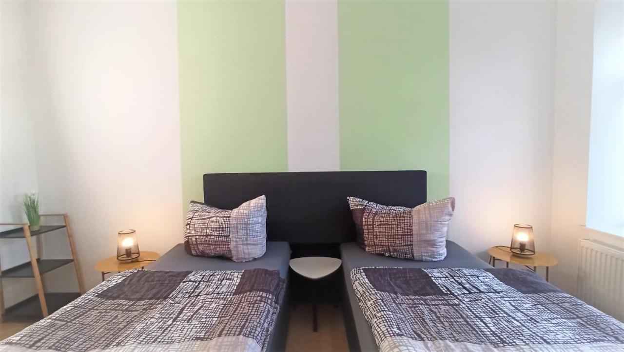 Apartment Fuer Bis Zu 7 Personen Mit Balkon Halberstadt Exteriör bild