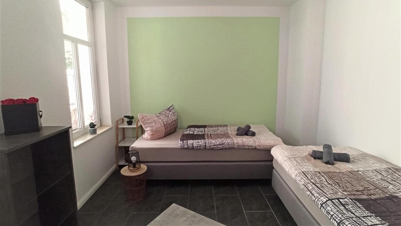 Apartment Fuer Bis Zu 7 Personen Mit Balkon Halberstadt Exteriör bild