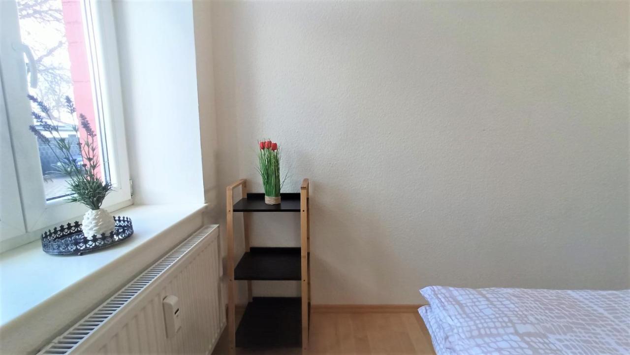Apartment Fuer Bis Zu 7 Personen Mit Balkon Halberstadt Exteriör bild