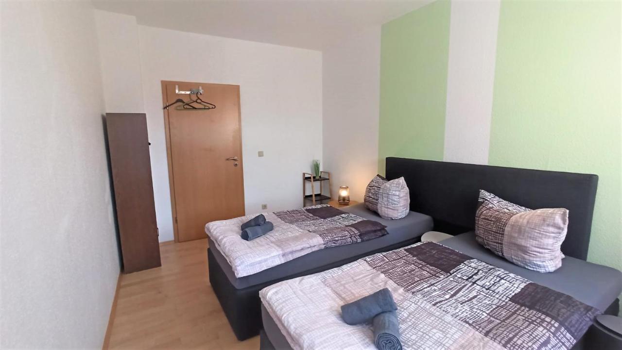 Apartment Fuer Bis Zu 7 Personen Mit Balkon Halberstadt Exteriör bild