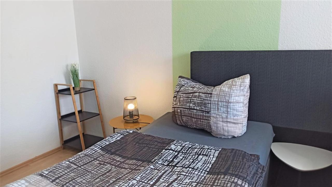 Apartment Fuer Bis Zu 7 Personen Mit Balkon Halberstadt Exteriör bild