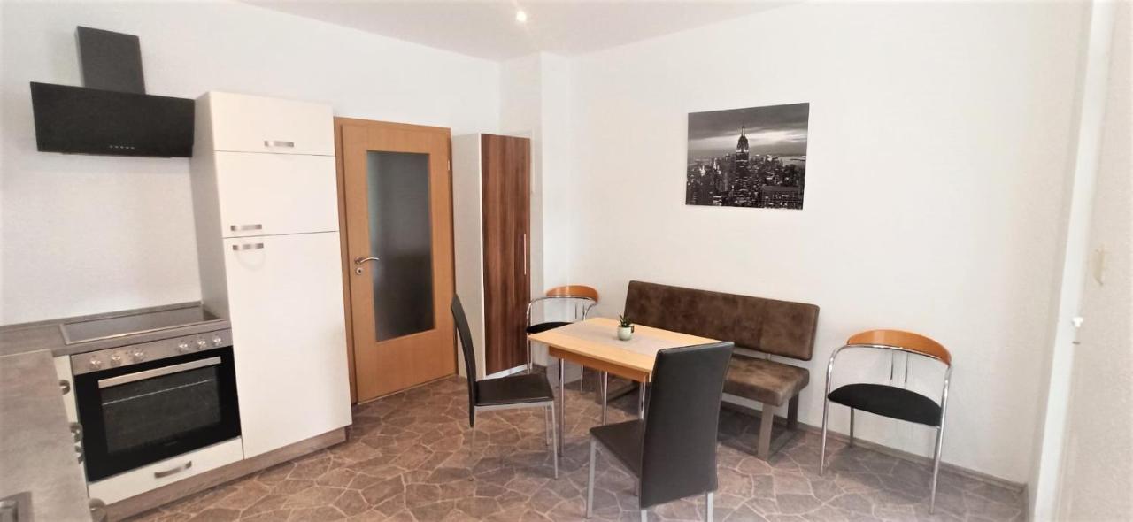 Apartment Fuer Bis Zu 7 Personen Mit Balkon Halberstadt Exteriör bild