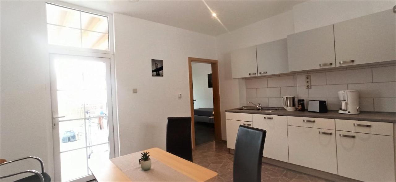 Apartment Fuer Bis Zu 7 Personen Mit Balkon Halberstadt Exteriör bild