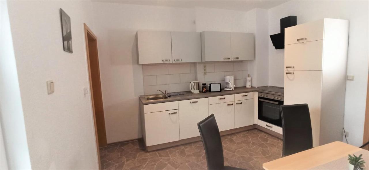 Apartment Fuer Bis Zu 7 Personen Mit Balkon Halberstadt Exteriör bild
