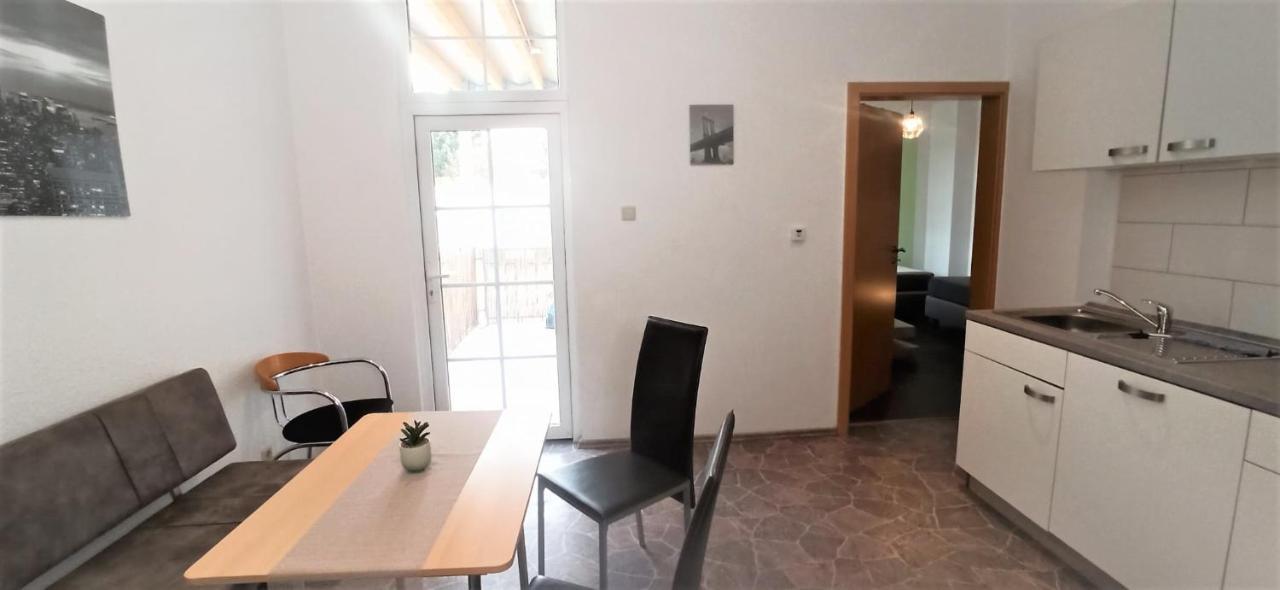 Apartment Fuer Bis Zu 7 Personen Mit Balkon Halberstadt Exteriör bild